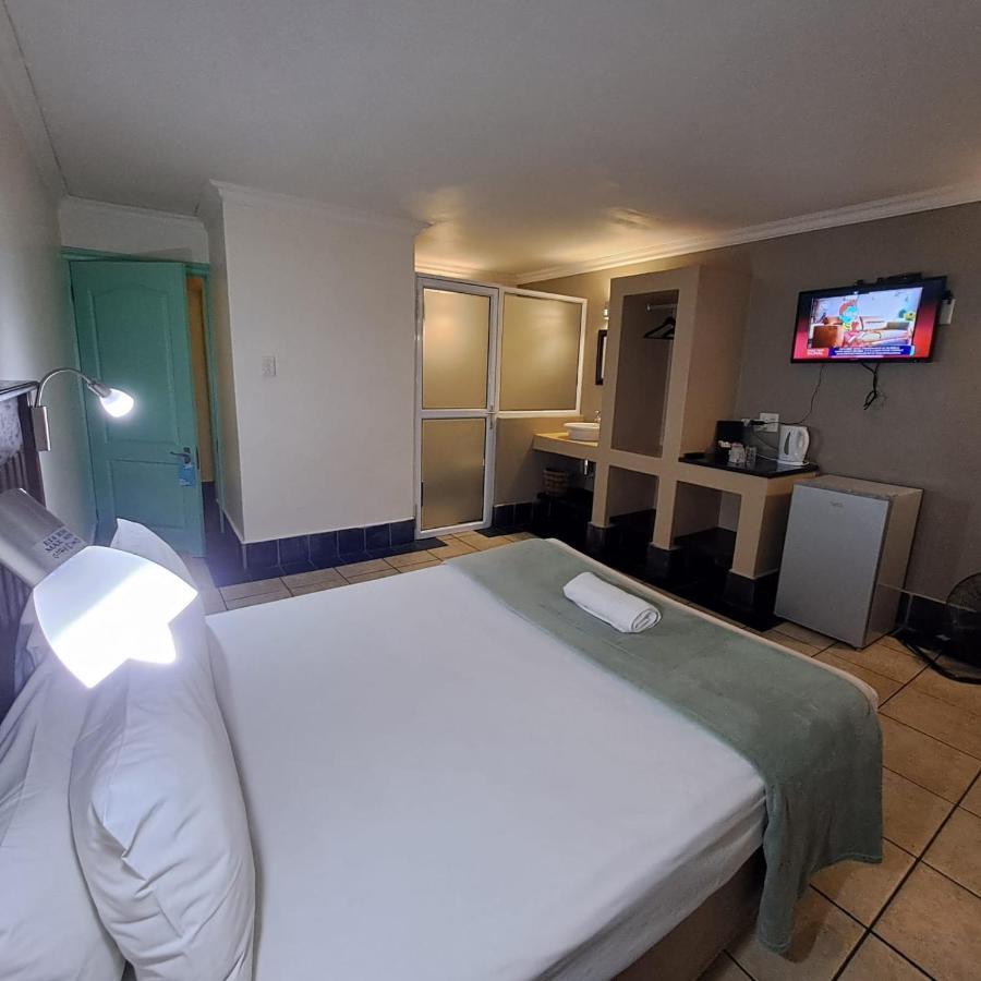 Green Door Guest House Mossel Bay Exterior photo